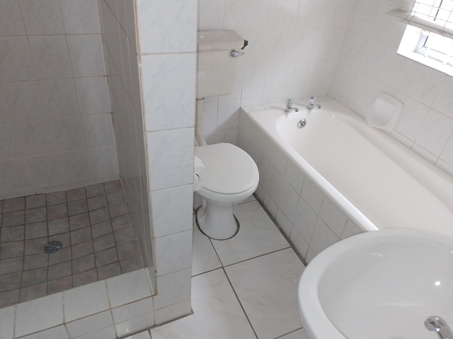 To Let 3 Bedroom Property for Rent in Jagtershof Western Cape